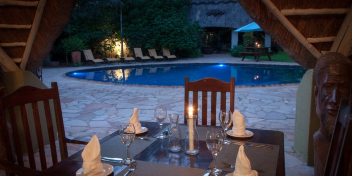 bayete vicfalls dining